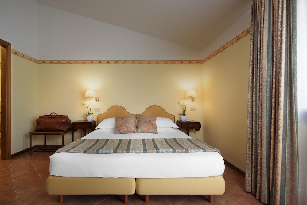 Hotel San Gregorio П'єнца Екстер'єр фото