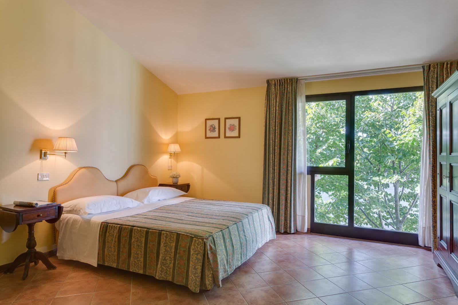 Hotel San Gregorio П'єнца Екстер'єр фото